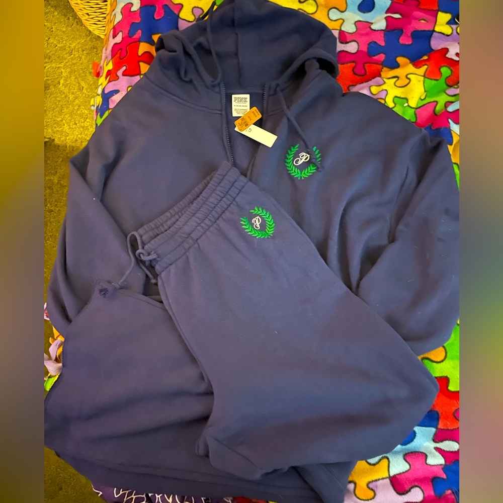 NWT VS PINK HOODIE AND PANTS XL